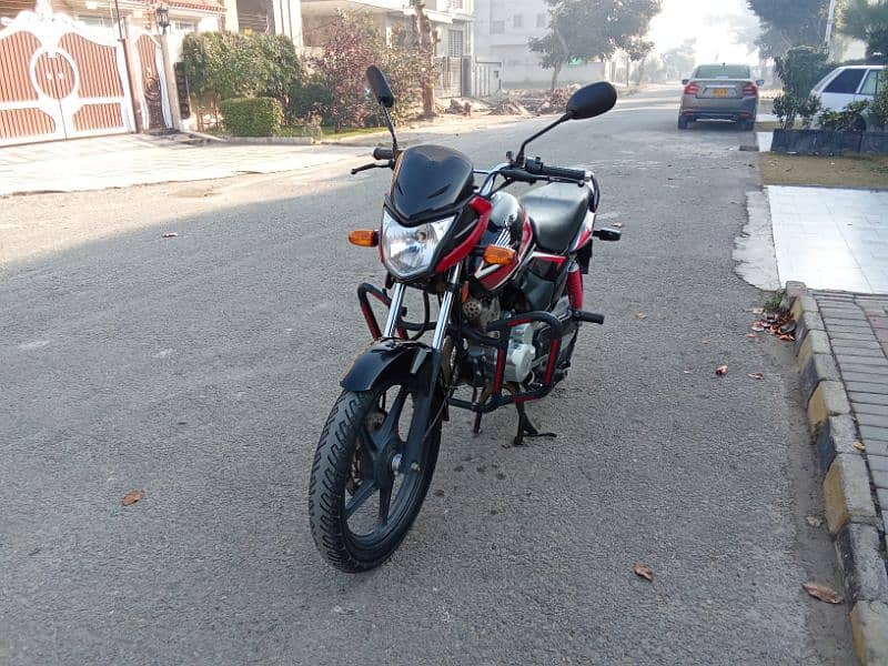 Honda CB125F Total Genuine 100% non Accident 1