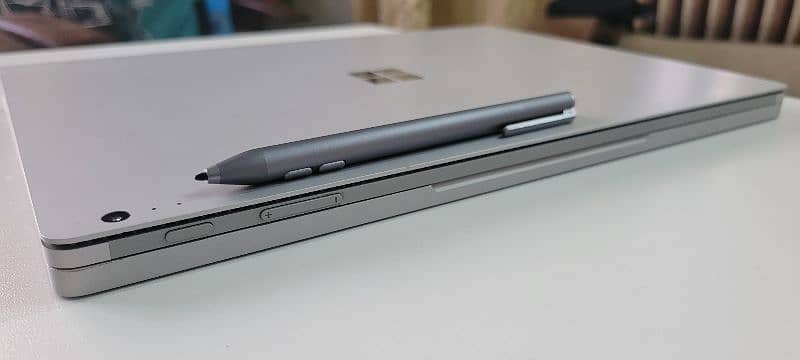 Microsoft Surface Book 2 with Pen 6