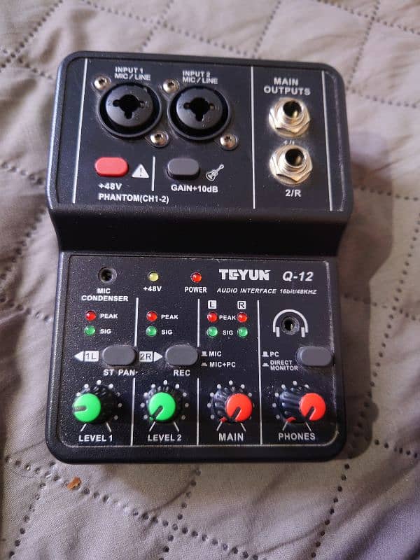 Q-12  Sound Card with 48v phantom power 0