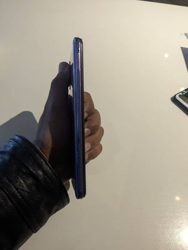 Vivo y 19 8 Gb 256 Gb Available For Sell 4