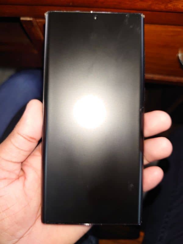 SAMSUNG S22 ULTRA (Non PTA, Doted, Minor Crack in Glass) 2