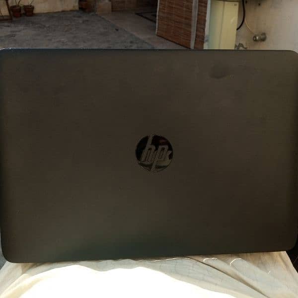 Elitebook 840 laptop ssd sandisk  hard 256 gb 5 generation 2