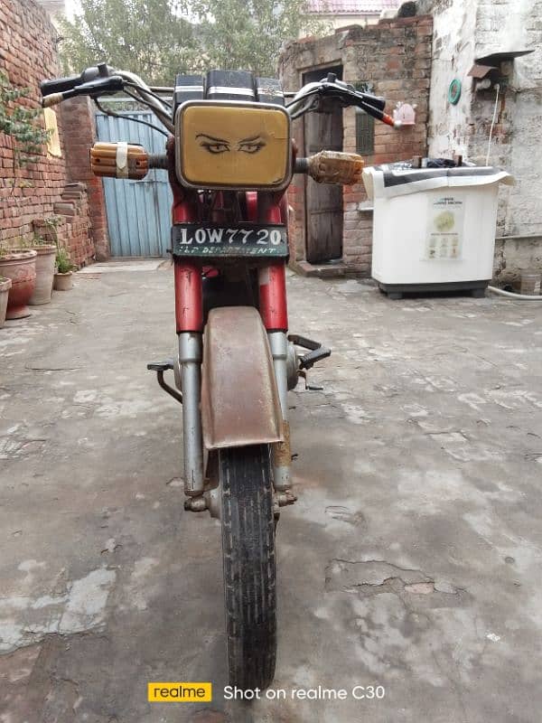 Old Yamaha Bike for Sale 6