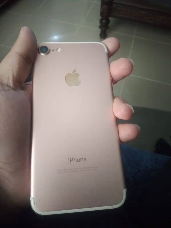 iPhone 7 128                03065512404 2