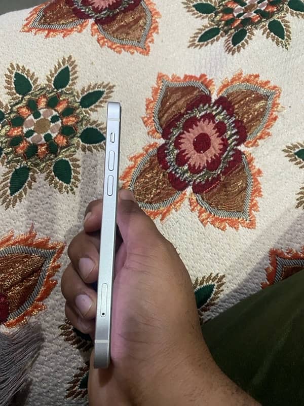 I phone 12 64gb  none PTA 9/10 condition 2