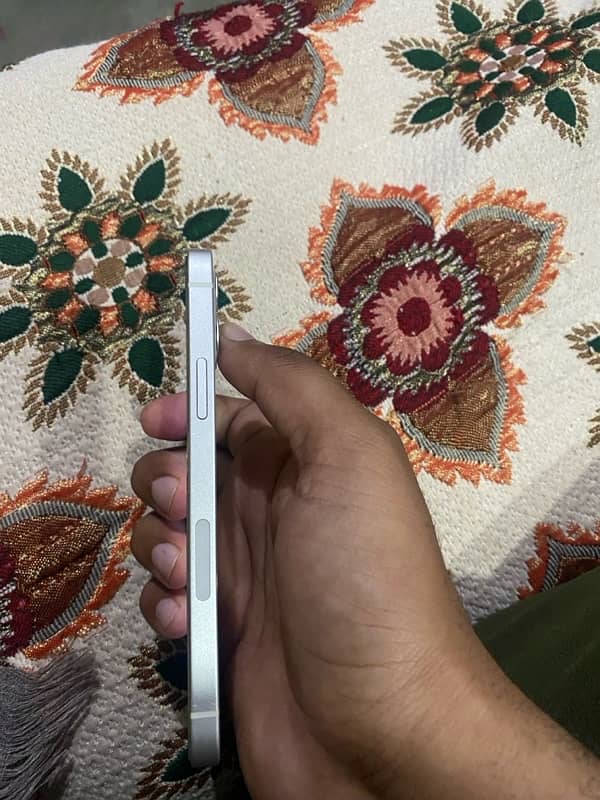 I phone 12 64gb  none PTA 9/10 condition 3