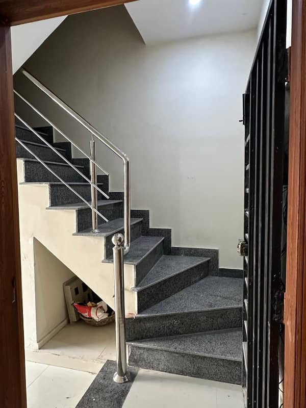 5 MARLA HOUSE IS AAILABLE FOR SALE IN VALENCIA HOUSING SOCIETY LAHORE 7