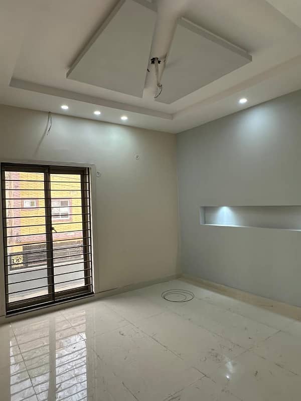 5 MARLA HOUSE IS AAILABLE FOR SALE IN VALENCIA HOUSING SOCIETY LAHORE 9