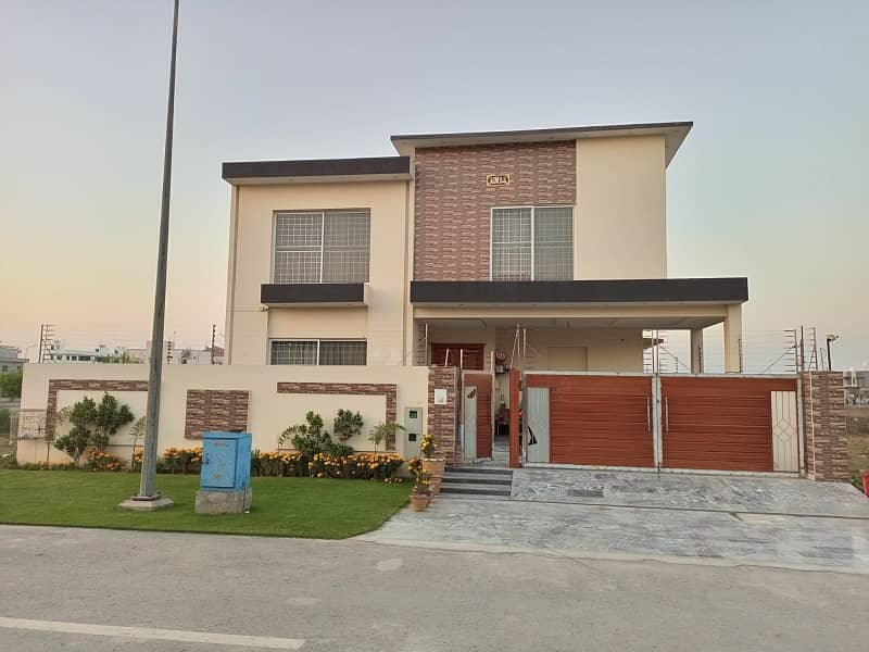 One Kanal House In DHA Phase 8 Y Block For Sale. 2 Years Old House. . 0