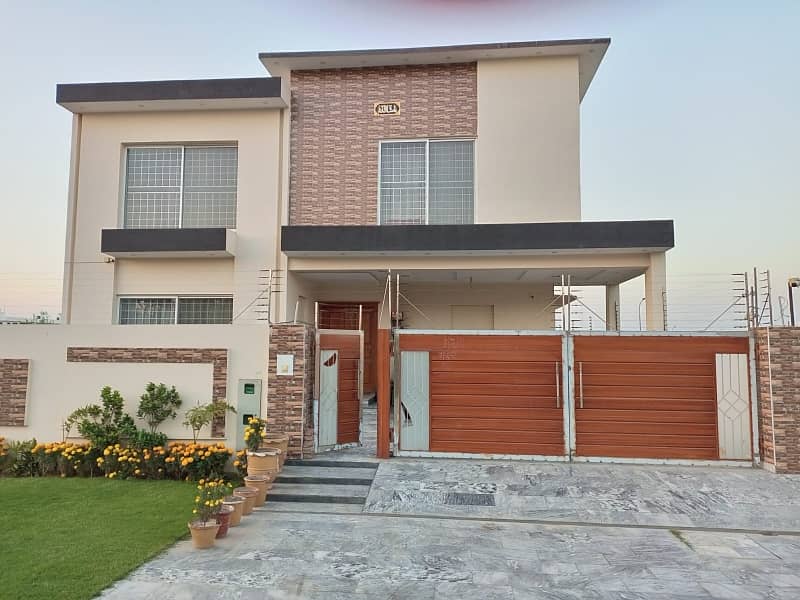 One Kanal House In DHA Phase 8 Y Block For Sale. 2 Years Old House. . 1