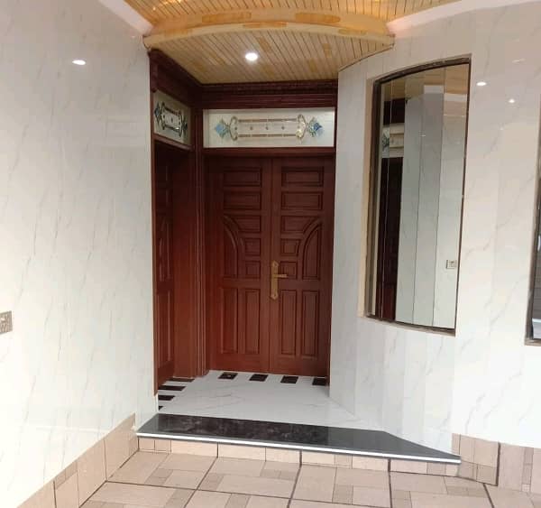 A Well Designed House Is Up For sale In An Ideal Location In Lahore 1