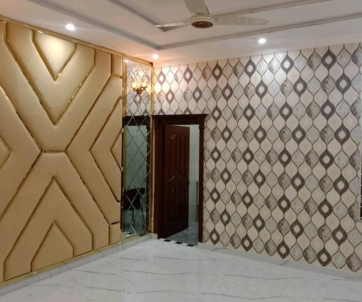 A Well Designed House Is Up For sale In An Ideal Location In Lahore 2