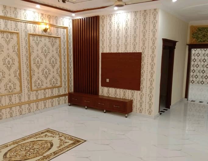 A Well Designed House Is Up For sale In An Ideal Location In Lahore 3