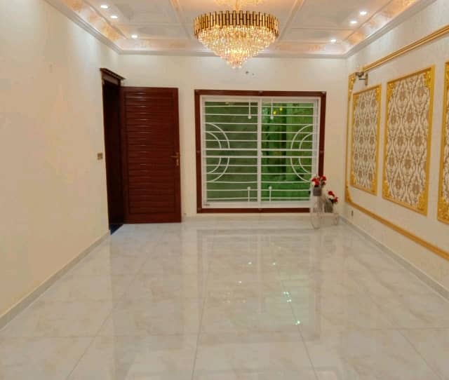 In Johar Town Phase 2 - Block H3 House For Sale Sized 12 Marla 3