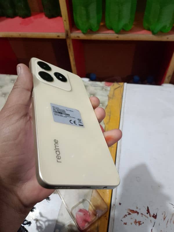 realme c61 full lush condition h 3