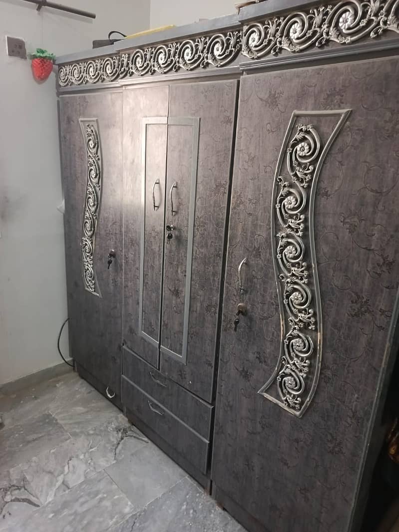 Good Condition furniture set for sale in karachi - Bed set bedroom set 3