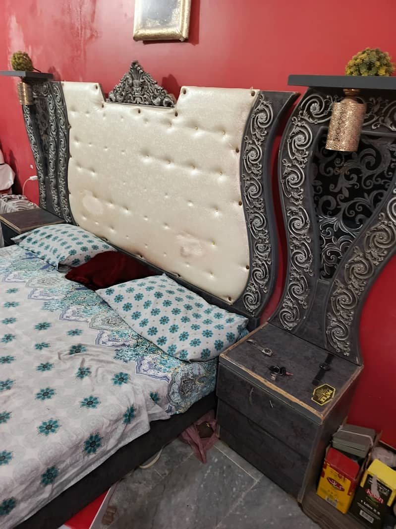 Good Condition furniture set for sale in karachi - Bed set bedroom set 9