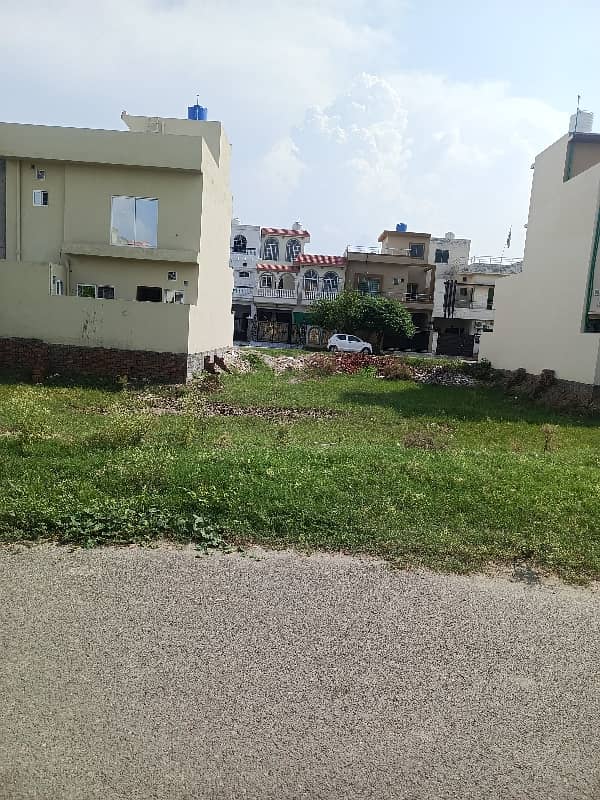 Premium 5 Marla Residential Plot Is Available For Sale In Lahore 0