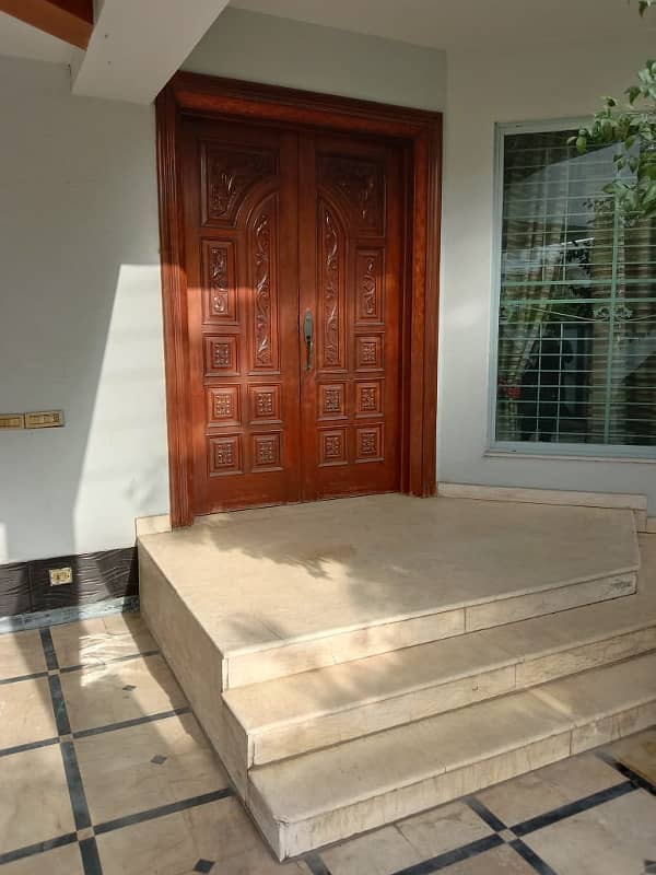 20 Marla Used House For Sale At Beautiful Location Of PCSIR Ph -2 In Lahore 3