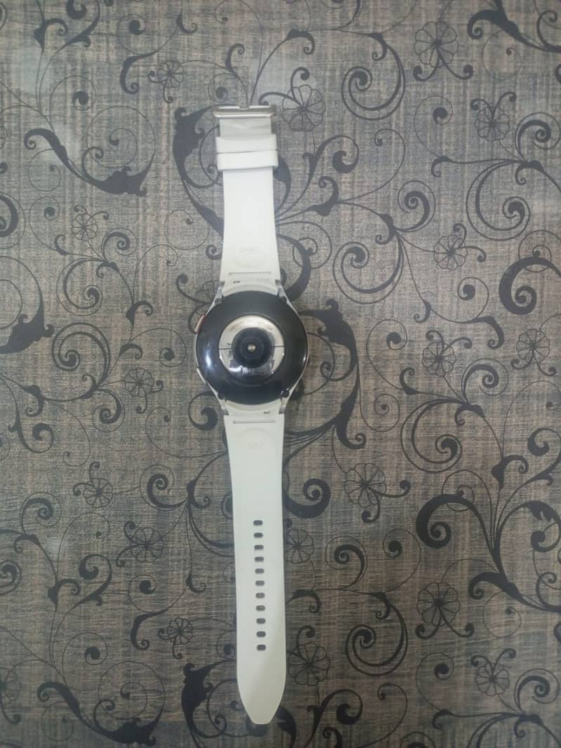 Samsung watch 4 classic 46mm flawless screen 37000 urgent sale 2