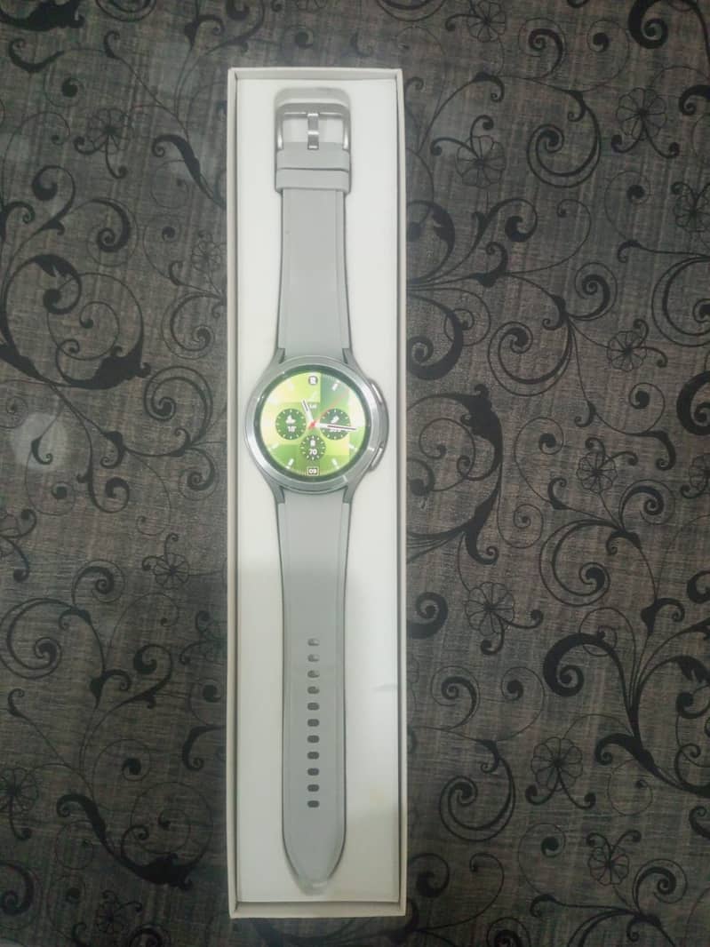 Samsung watch 4 classic 46mm flawless screen 37000 urgent sale 4