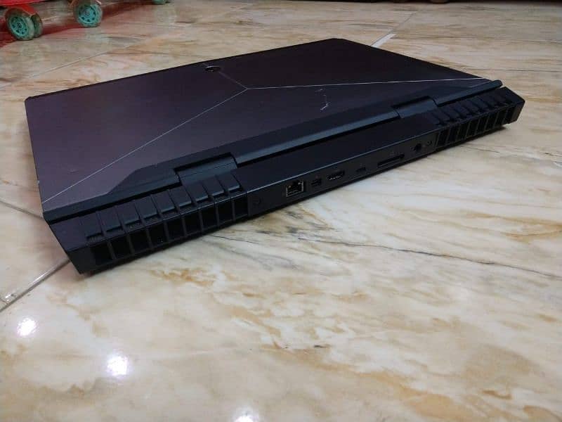 Alienware 17 R4 core i7 7th Gen Graphics 3