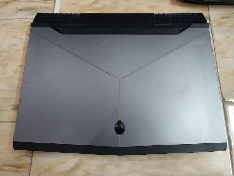 Alienware 17 R4 core i7 7th Gen Graphics 5