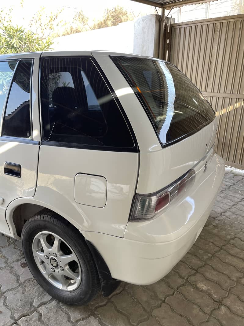 One of the cleanest Suzuki Cultus 2016 up for sale 15