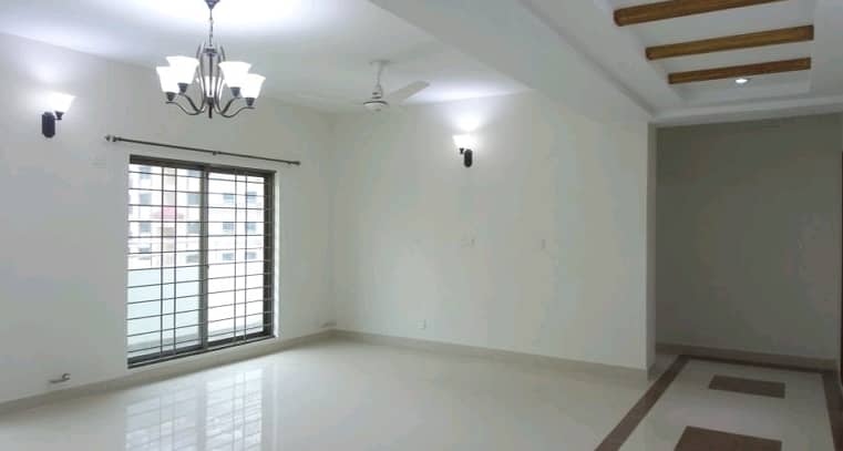 A Perfect Flat Awaits You In Askari 11 - Sector B Apartments Lahore 0