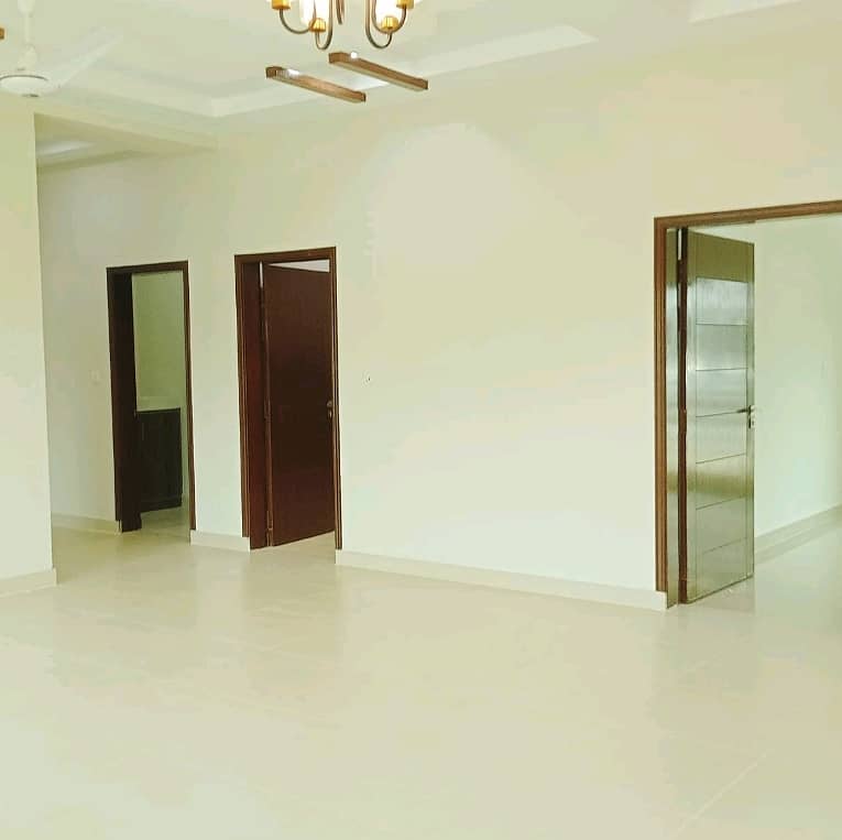 Flat Of 10 Marla Available For sale In Askari 11 - Sector B Apartments 1