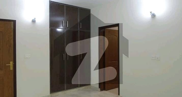 Flat Of 10 Marla Available For sale In Askari 11 - Sector B Apartments 5