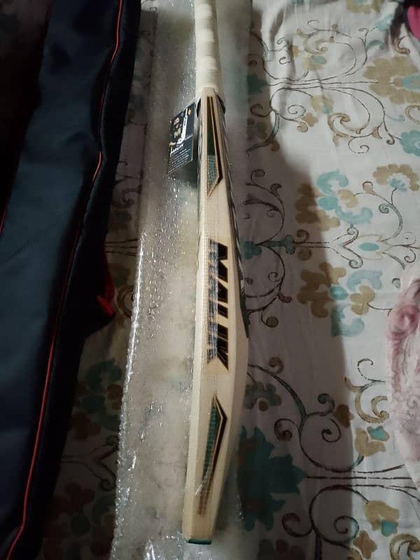 MB MALIK cricket bat 2