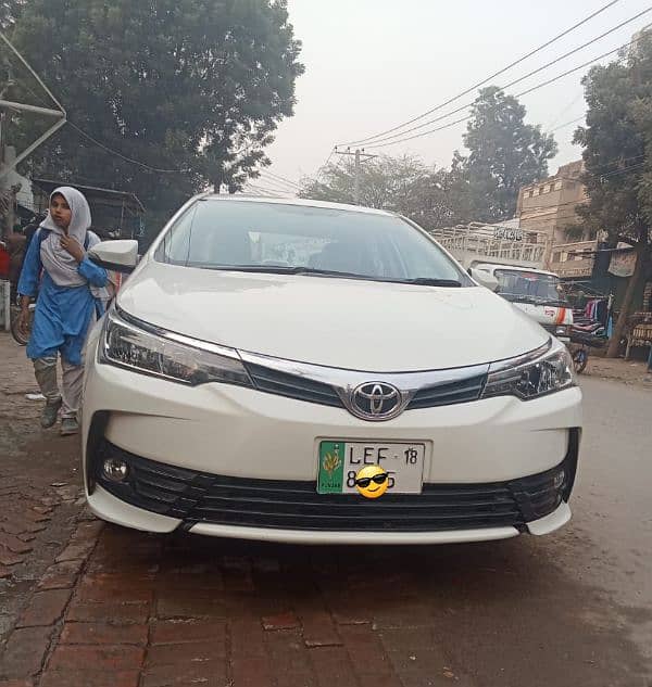 Toyota Corolla XLI 2018 white 3