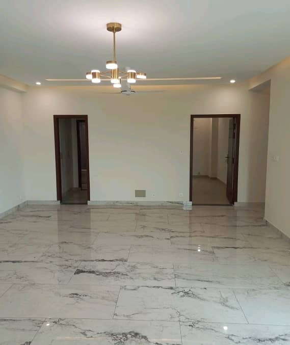 Flat For Rent In Rs. 95000 0