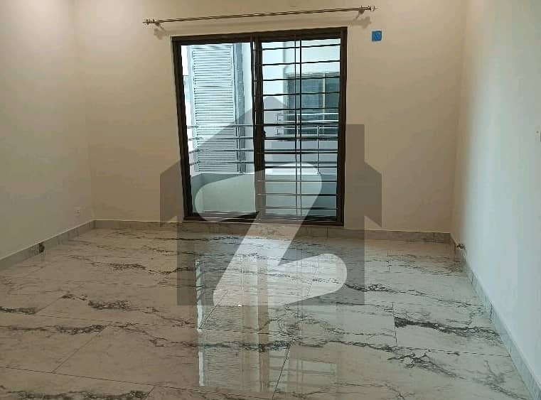 Flat For Rent In Rs. 95000 12