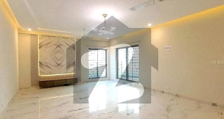 10 Marla Flat Situated In Askari 11 - Sector D For Sale 2