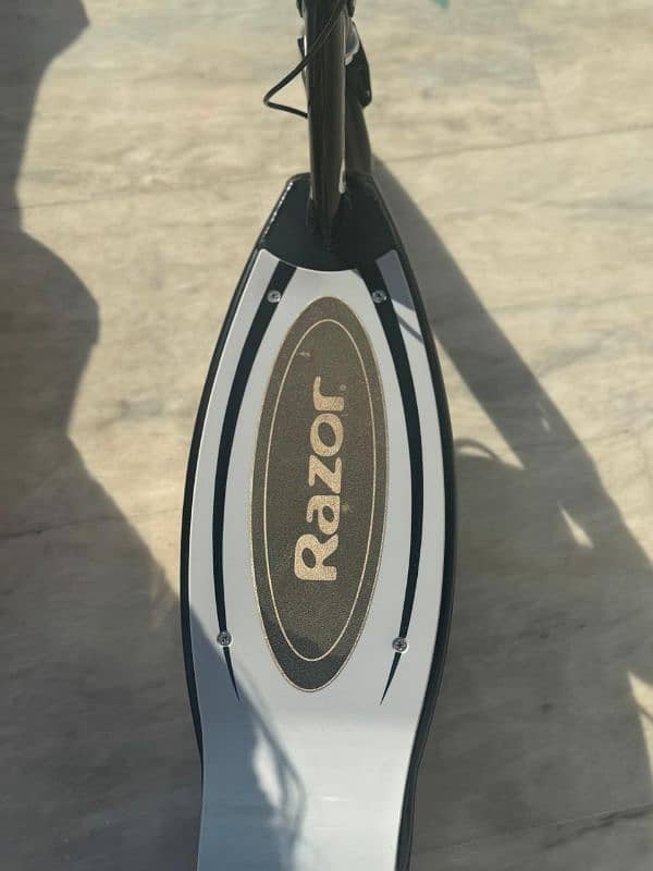 Razor Electric Scootie E90 3