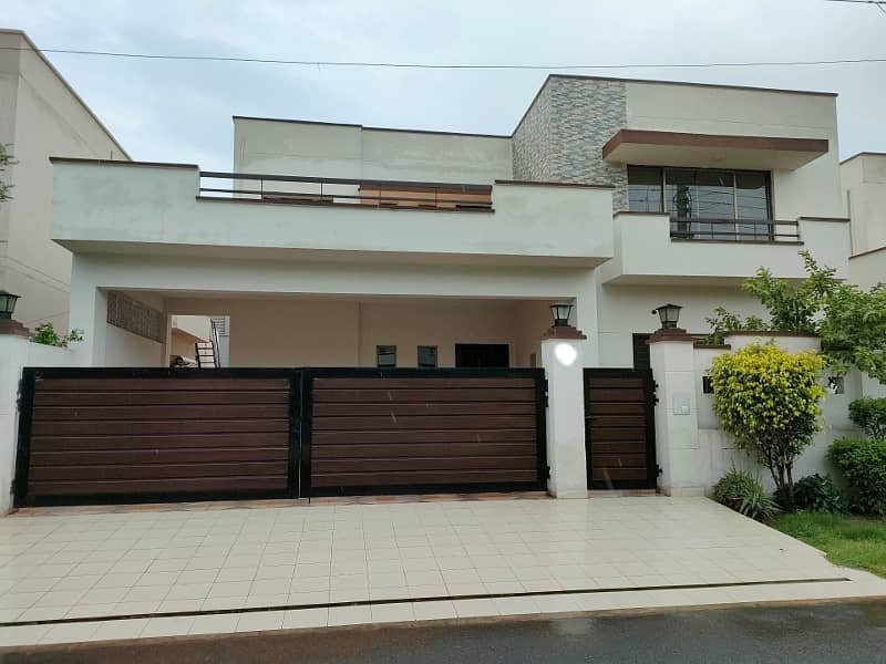 BEAUTIFUL LOCATION 17 Marla 4 Bed House For Sale In Askari 10 Lahore Cant 0