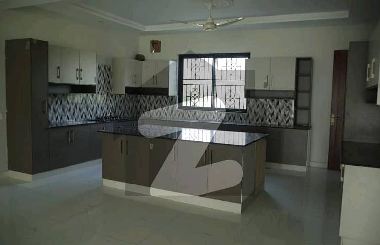 A 32 Kanal Farm House Located In Wagha Town Is Available For Sale 16