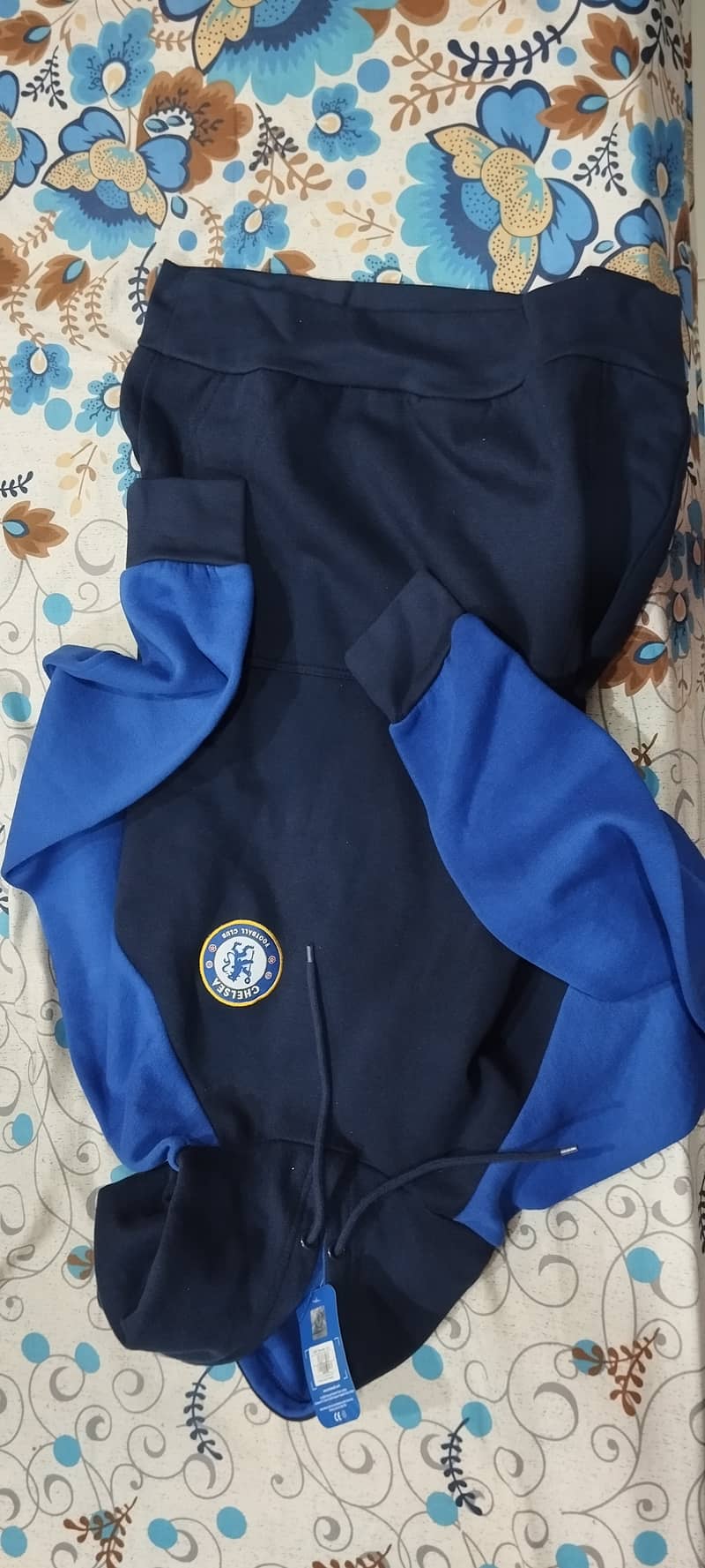 Chelsea Official Fan Merchandise (Hoodie) 5