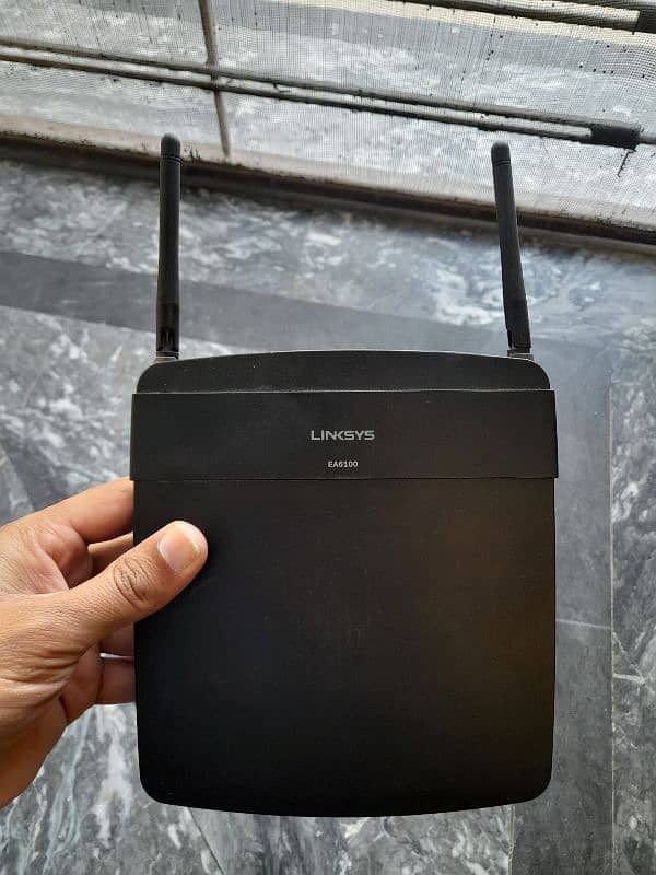 Linksys EA 6100 Dual Band 1