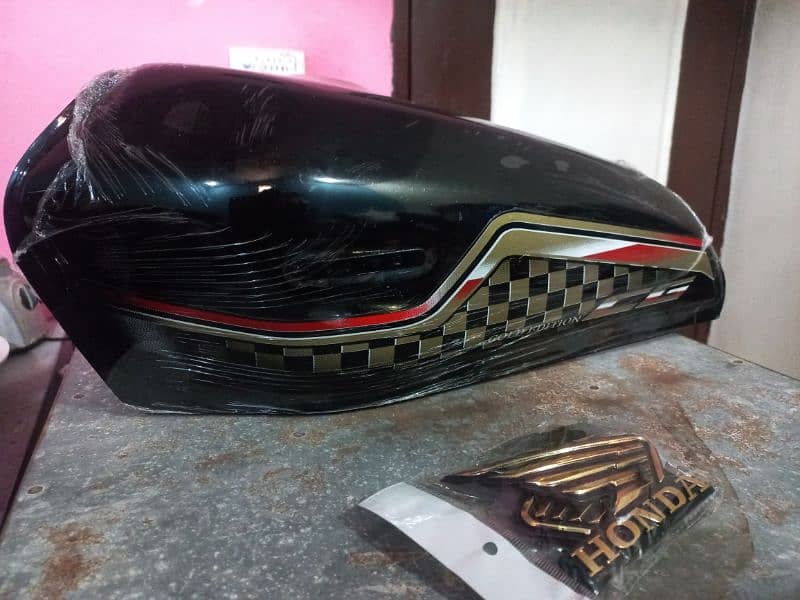 Honda 125 SE Gold Black Fuel Tank & Tapy 2025 0