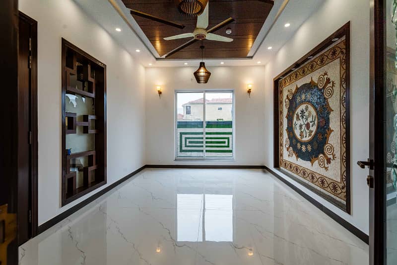 "Original Pictures Attached, Mazher Munir Design Luxurious 1-Kanal Modern Home With Premium Finishes For Sale" 7