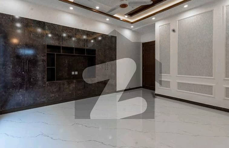 "Original Pictures Attached, Mazher Munir Design Luxurious 1-Kanal Modern Home With Premium Finishes For Sale" 11