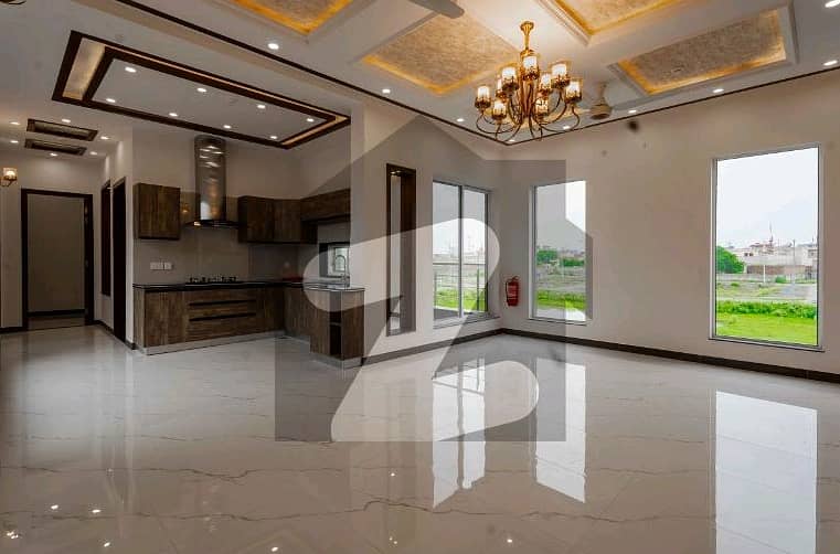 "Original Pictures Attached, Mazher Munir Design Luxurious 1-Kanal Modern Home With Premium Finishes For Sale" 17