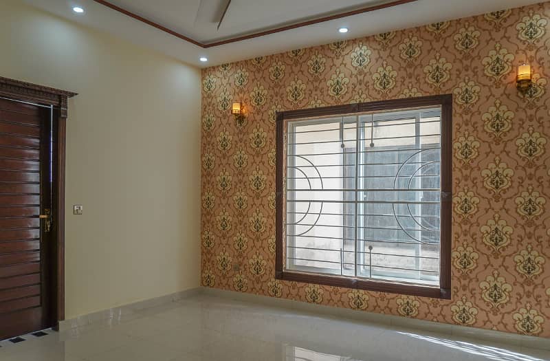 12 Marla Brand New Designer House Very Near Canal Road Near Emporium Mall Super Hot Location 38