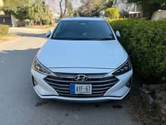 Hyundai Elantra 2022