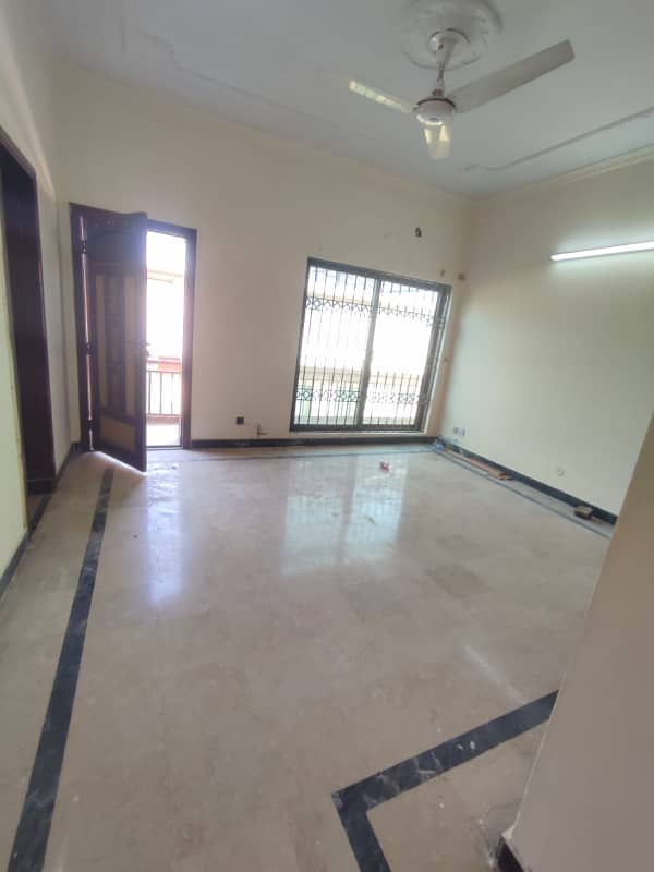 Beautiful 600 square yards upper portion available for rent in g-10 Islamabad at maine double road, 3 bedrooms with bathrooms drawing with bathroom, TVL, servant quarter with bathroom, All meters separate and gate separate. 3