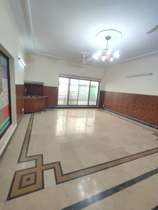 Beautiful 600 square yards upper portion available for rent in g-10 Islamabad at maine double road, 3 bedrooms with bathrooms drawing with bathroom, TVL, servant quarter with bathroom, All meters separate and gate separate. 4