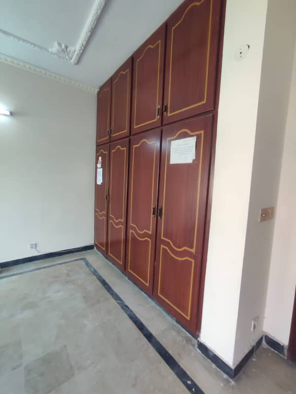 Beautiful 600 square yards upper portion available for rent in g-10 Islamabad at maine double road, 3 bedrooms with bathrooms drawing with bathroom, TVL, servant quarter with bathroom, All meters separate and gate separate. 6